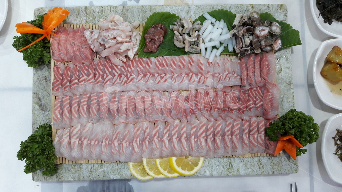철갑상어,싯가,비싼음식,회,횟집,음식,식재료,요리,food,cook,meal,dishes,food reserves
