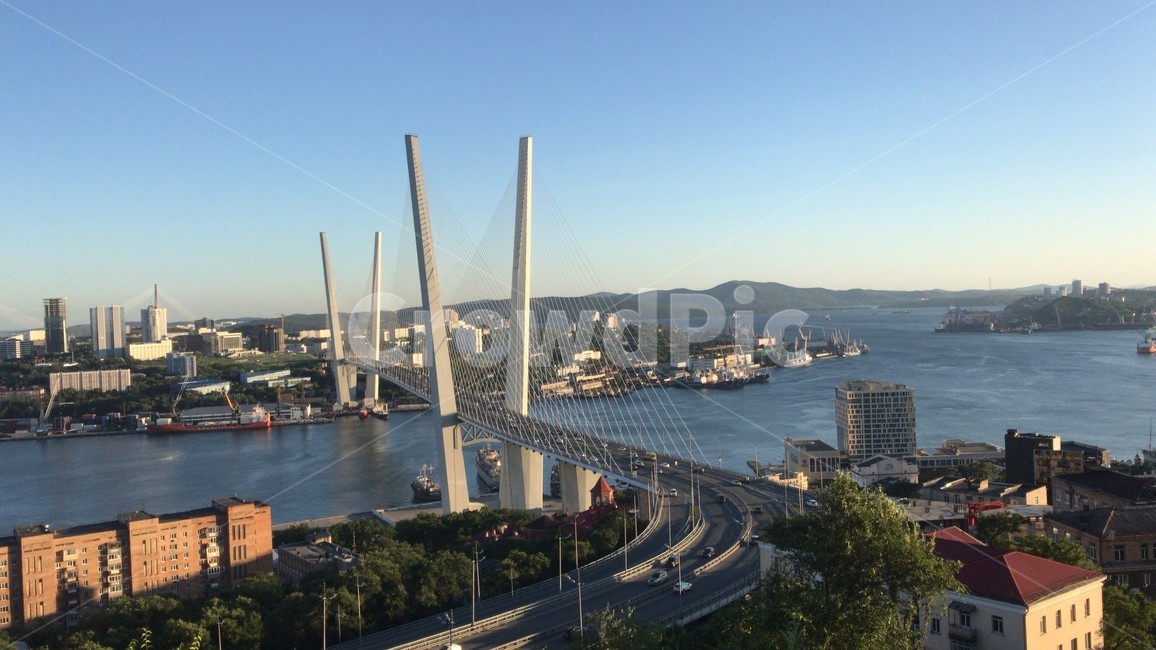 러시아,블라디보스톡,독수리전망대,전망대,다리,도로,경치,강,정상,전망,view,bridge,road,cars,자동차,차,도시,city,풍경,교통,교통수단,traffic,river,건물