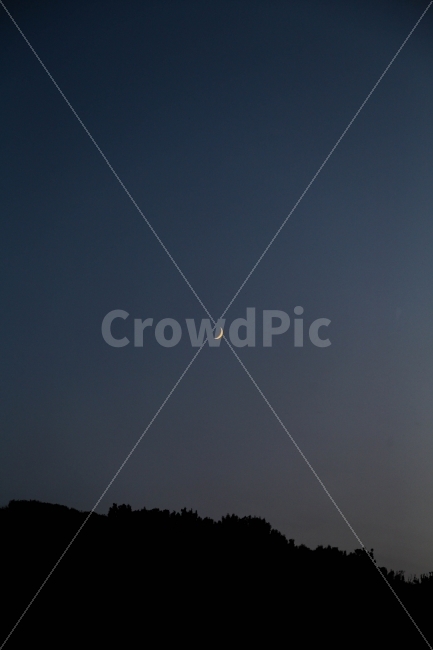 달,초승달,일상,야경,감성,감성사진,밤하늘,자연,풍경,nature,landscape,야경,밤,nightscape,night,outdoors,옥외