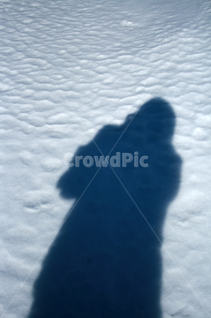 겨울,눈,그림자,snow,winter,겨울,계절,winter,season,사람,인물,인간,human,person,인물실루엣,사람실루엣,character silhouette,human silhouette,nature,자연,outdoors,옥외