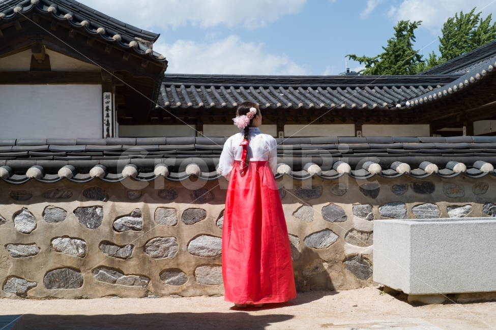 한옥,한복,남산,남산한옥마을,전통,한국전통,한국문화,korean traditional,korean culture,한복,한국전통의상,hanbok,korean traditional clothes,사람,인물,인간,human,person,여성,여자,woman,female,lady,연출,컨셉,콘셉,direction,concept