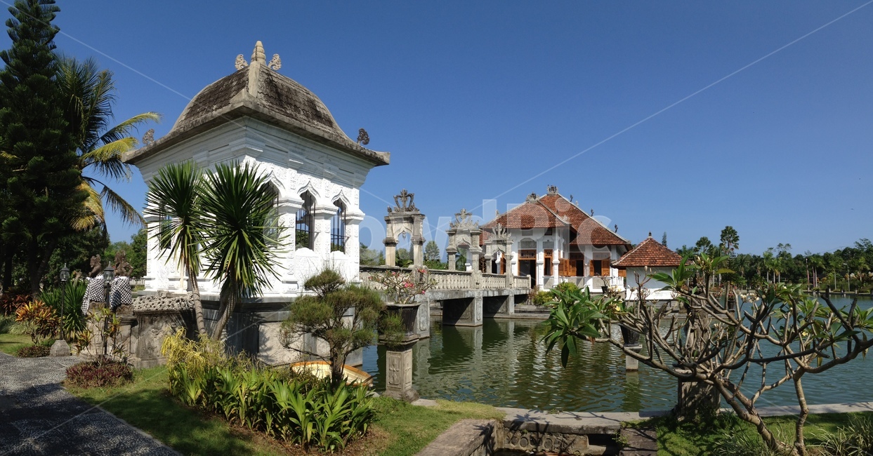 ancientarchitecture,palace,redhouse,Bali,ancient architecture,red tile,water palace,Karang Asem,red house,Karangasem,garden,bridge,Indonesia