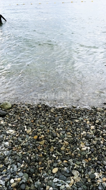 바다,몽돌,자갈,해변,바닷가,자연,풍경,세로,멋있는,이쁜,바탕화면,배경화면,배경,물,nature,자갈바다,모래사장,sea,돌,돌멩이,몰돌사장,물가,자갈밭,회색,gray,beach,몽돌바다,pebble,stone,rock