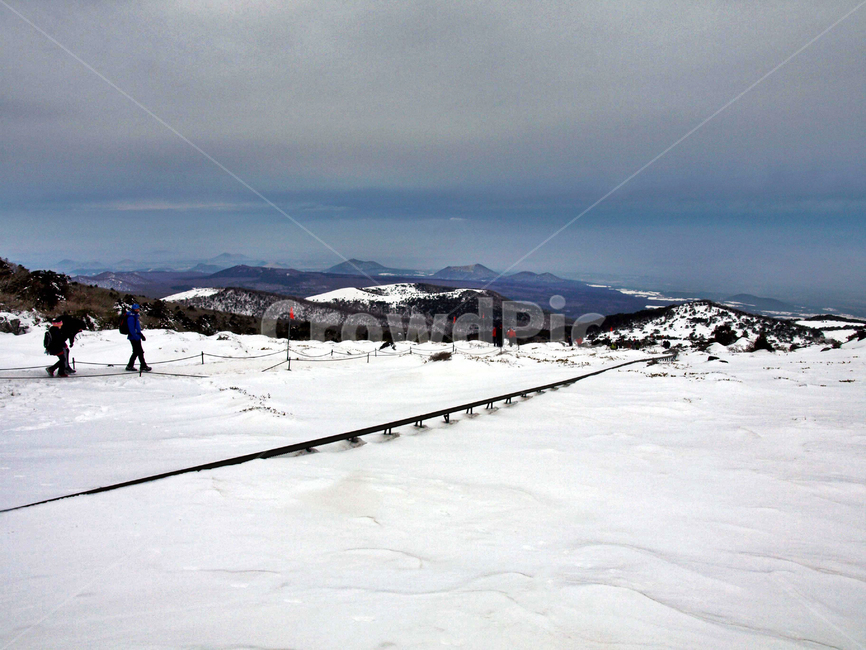 어리목,한라산,제주도,겨울,설산,설경,눈,탐방로,등반로,등산객,겨울,계절,winter,season,자연,풍경,nature,landscape,outdoors,옥외