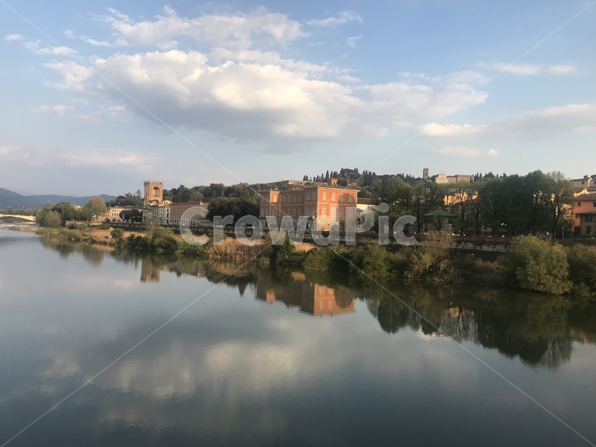 피렌체,아르노강,플로렌스,firenze,florence,이탈리아,이태리,italy,italia,유럽,풍경,아름다운,경치,하늘,구름,맑은,강가,해외