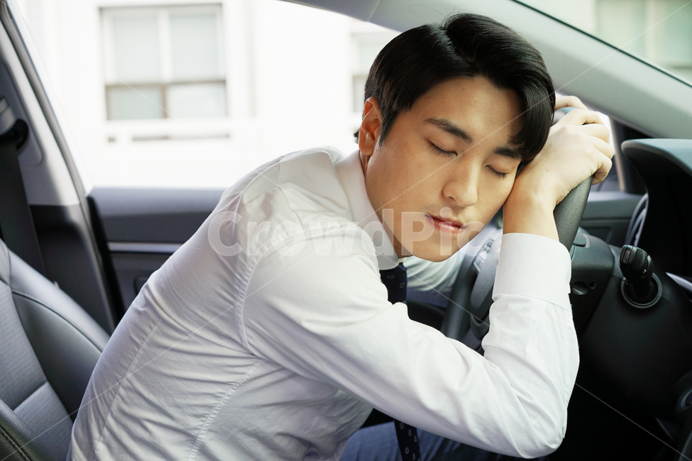 운전,차,차량,자동차,남자,남성,사람,직장인,출근,졸림,졸음운전,피곤,휴식,졸음쉼터,운전자,사람,인물,인간,human,person,남성,남자,man,male,교통,교통수단,traffic,transportation,비즈니스,사업,business,service,work