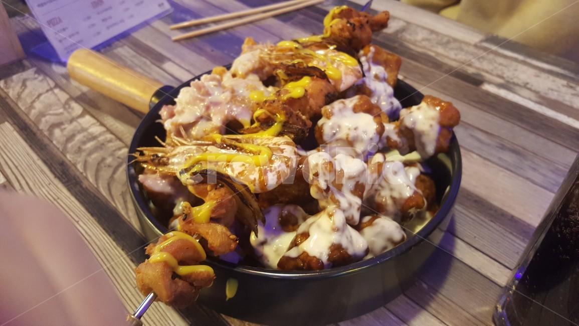 음식,치킨,꼬치,크림,소스,닭요리,새우