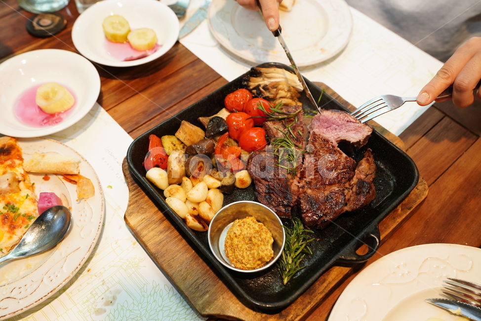 스테이크,양식,음식,먹거리,식사,푸드,고기,육식,육류,food,요리,포크,fork,음식,식재료,요리,food,cook,meal,dishes,food reserves,육류,고기,meat,양식,서양음식,서양요리,western food,western dishes,western meal,western cook