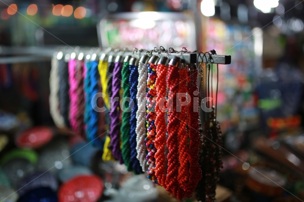 팔찌,상품,가판대,관광지,물건,사물,전시,진열,패션스타일,의상,fashion,style,사물,물건,오브젝트,thing,object,matter