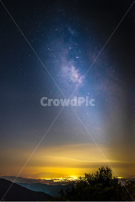은하수,별,별빛,마을,galaxy,milkyway,우주,은하,한우산,정상,야경,밤,풍경,nightscape,night,landscape,nature,자연,outdoors,옥외