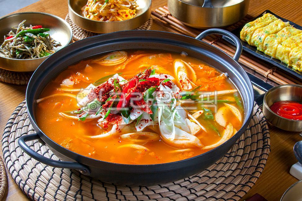 pepper,soup,Spicy,traditional cuisine,Tofu hot pot,Pork kimchi stew,green onion,pork,Old paper,vegetable,Korean food,kimchi soup,ingredients,cooking,Aged Kimchi,kimchi,Korean cuisine,restaurant,Korean,food,meal,Korean Kimchi,Kimchi stew,Tofu dish,tofu,tra