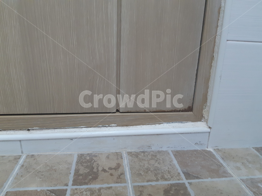 썩은문,문짝,door,습기찬문,노후