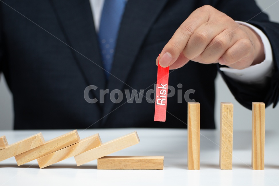 손가락,비즈니스,콘셉트,컨셉,개념,비지니스,손짓,비즈니스맨,남성,남자,비지니스맨,1명,정장,슈트,양복,핸드모션,사업,사업가,손,관리자,경제,손동작,관리,메니저,매니저,리스크,risk,위험,차단,산업,industry,industrial,비즈니스,사업,business,service,work,연출,컨셉,콘셉,direction,concept