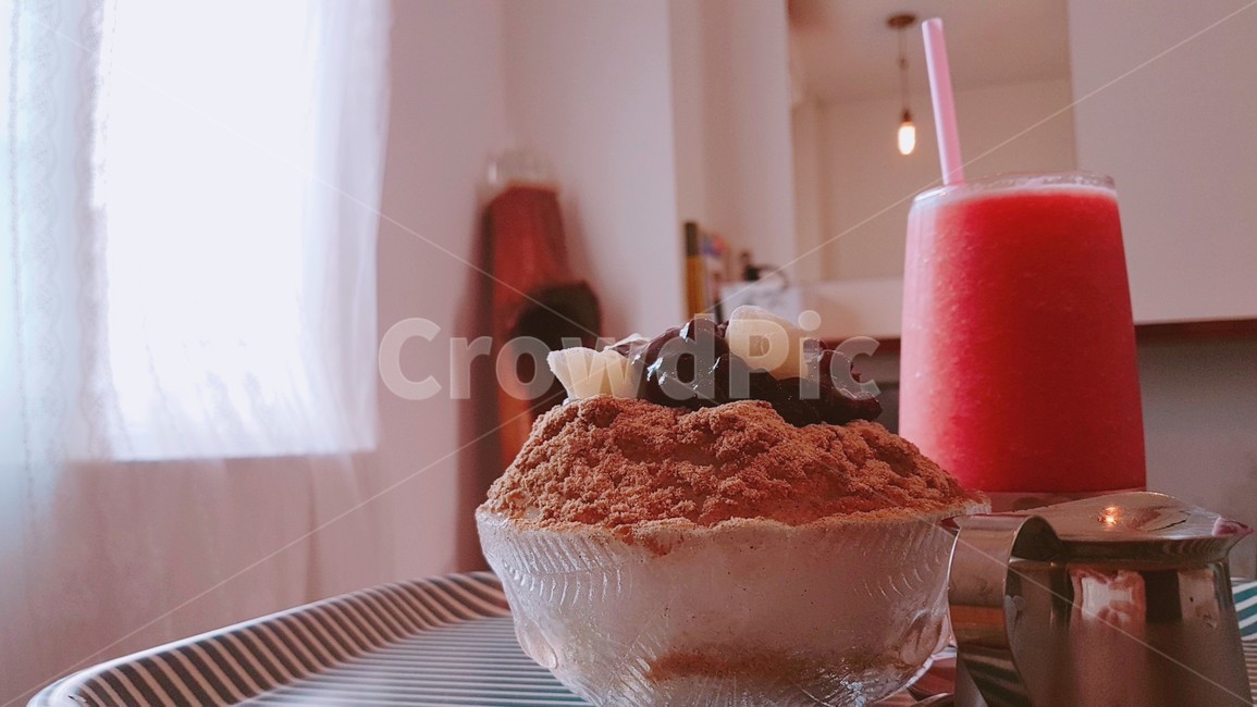 팥빙수,빙수,iceflake,여름,계절,시원함,cool,수박음료,수박주스,summer,watermelon,juice,cafe,카페,감성