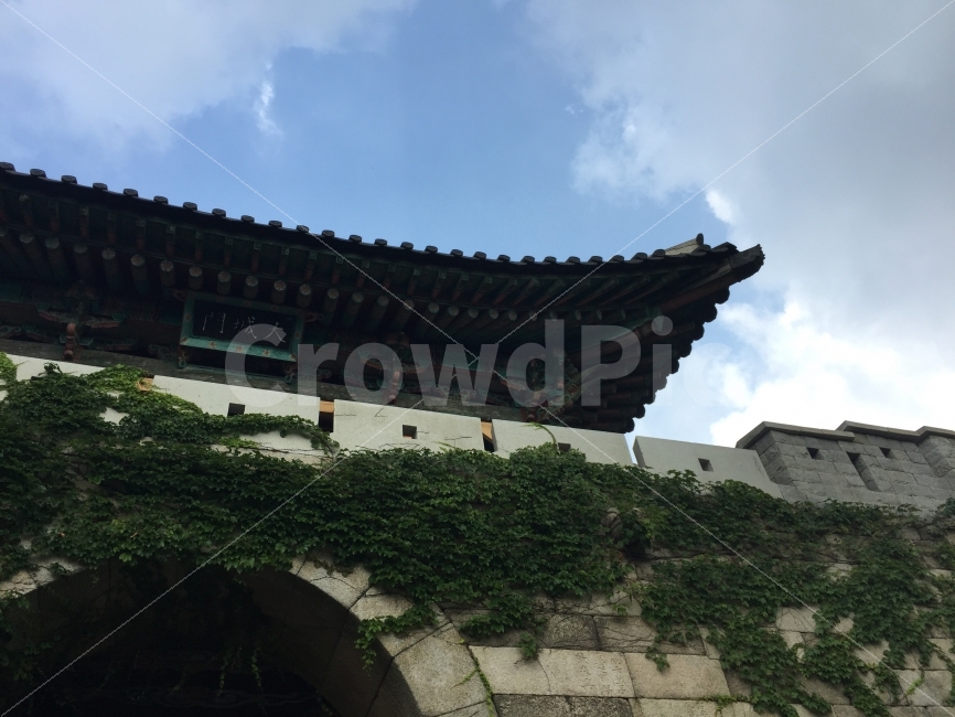 북한산,대성문,등산,자연,하늘,담쟁이,성문,산성,기와,전통건물,한국전통,한국문화,korean traditional,korean culture,건축물,건물외관,exterior,building,structure,architecture,construction