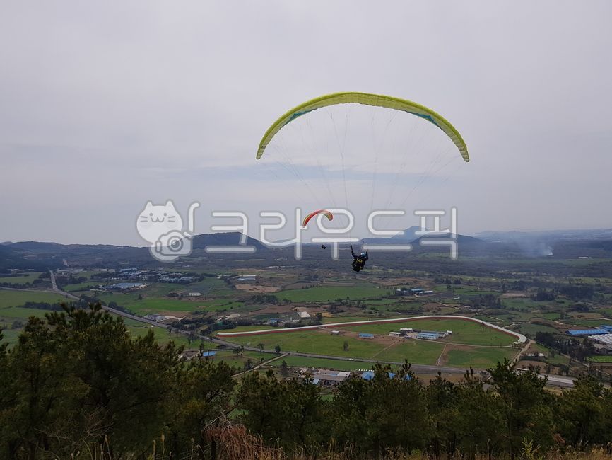 sky,gliding,sports,jeju island,fly in the sky,hang glider,fly,paragliding,Leisure sports,leisure