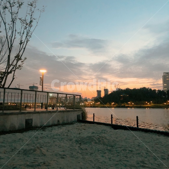공원,호수,가로등,야경,구름,하늘