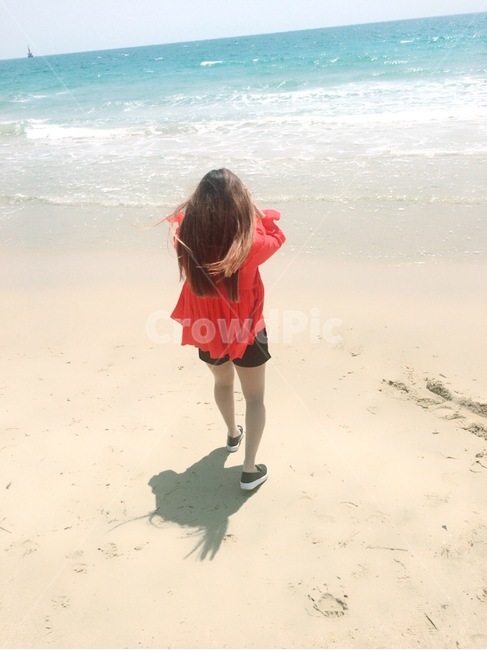 바다,모래,머리,바람,해변,파란하늘,파란바다,빨강,빨간옷,파도,여름,부산,그림자,여자,여행,sea,person,traveling,woman,해변,바다,beach,sea,사람,인물,인간,human,person,여성,여자,woman,female,lady,여행,휴가,traveling,vacation,trip