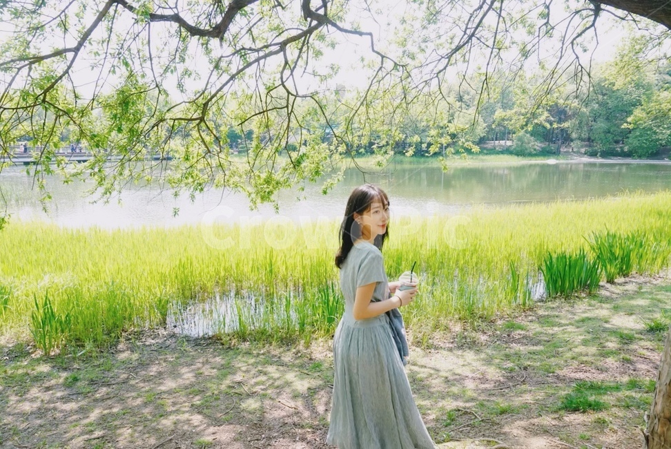 숲,옆모습여자,자연,서울숲,호수,사람,인물,인간,human,person,여성,여자,woman,female,lady