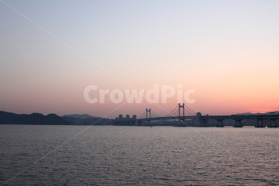 광안대교,광안대교뷰,노을바다,바닷가,저녁바다,노을,부산관광명소,관광지