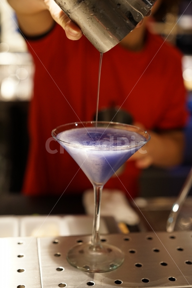 칵테일,바텐더,bar,술,양주,보드카,알콜,술,주류,alcohol