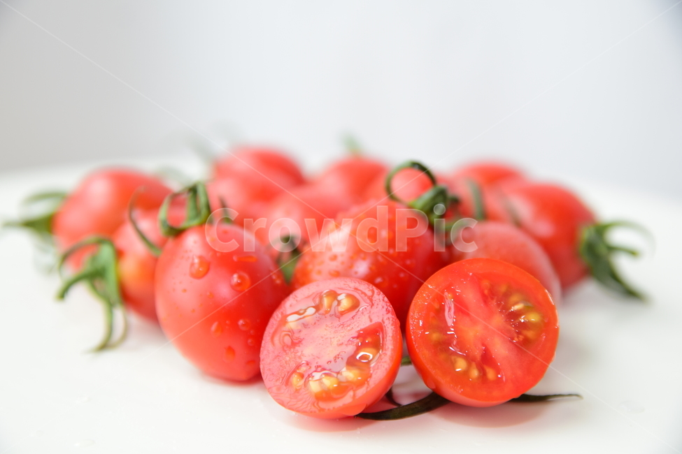 Cherry tomato,tomato seed,desirable,tomato,delicious,food,Half cutting,Red,red,crush,dessert,cutting,ingredients