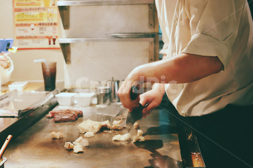 조리,요리,cook,고기,막창,구이,사람,인물,인간,human,person,신체일부,몸,body,음식,식재료,요리,food,cook,meal,dishes,food reserves,육류,고기,meat