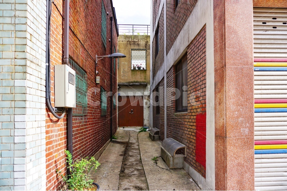 urban,어반,road,도로,도시,street,거리,건물,brick,벽돌,path,통로,building,walkway,보도