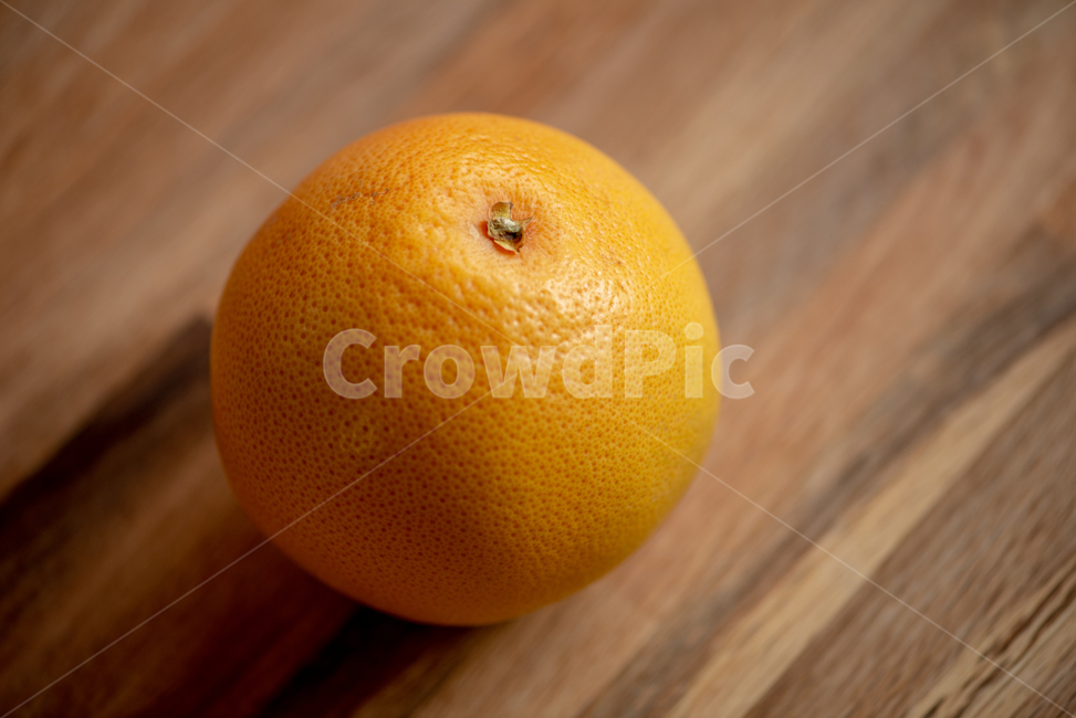 자몽,나무테이블,생자몽,과일,gratefruit,나무패턴,클로즈업,음식,식재료,요리,food,cook,meal,dishes,food reserves,과일,열매,fruit