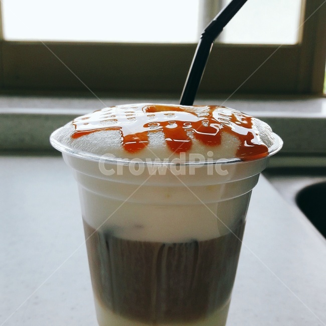 카페,커피,음료,카라멜마끼아또,우유,마실것,milk,홈카페,카라멜,음료수,drink,beverage,커피,카페,coffee,cafe