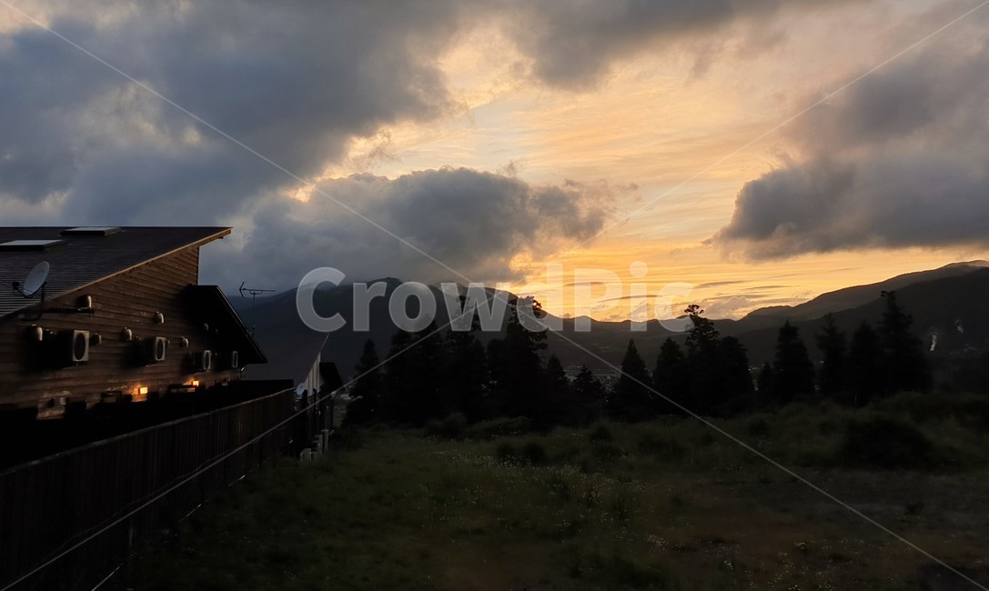 nature,자연,outdoors,산,노을,산장,mountain