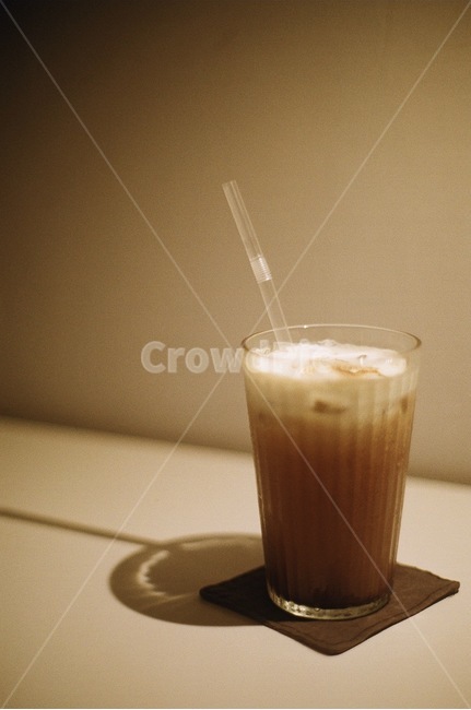 밀크티,음료,유리컵,빨대,크림,카페,감성,커피,카페,coffee,cafe,감성,sensible,feeling