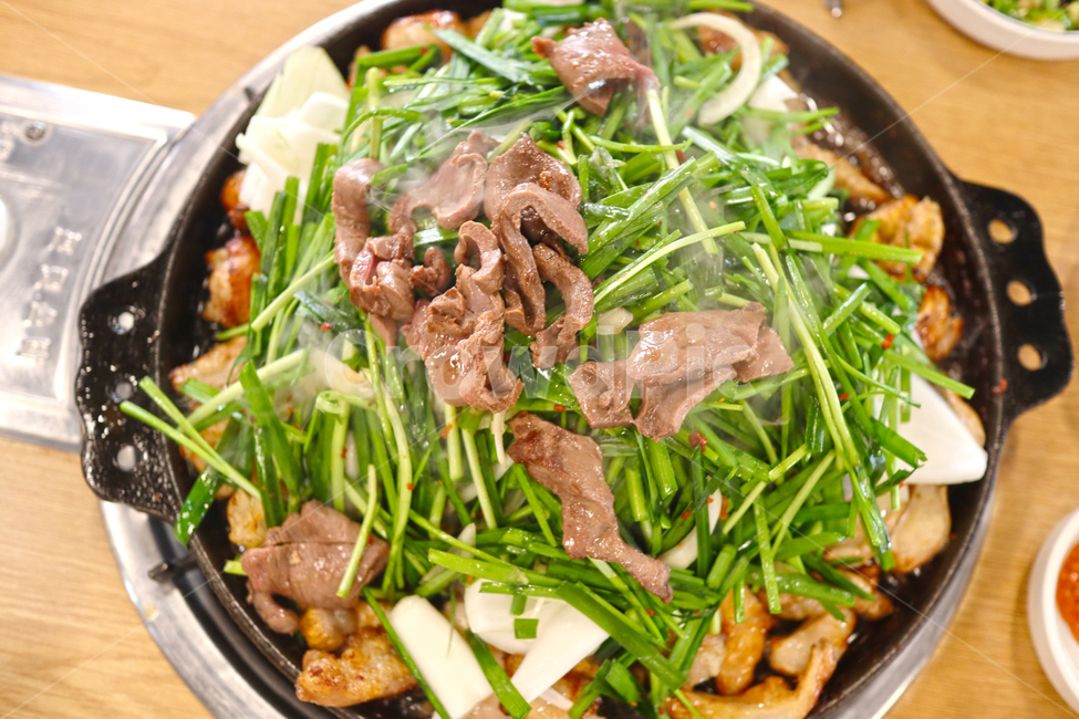 곱창,intestine,막창,대창,곱창구이,막창구이,대창구이,안주,술안주,한국음식,food,요리,소내장요리,소요리