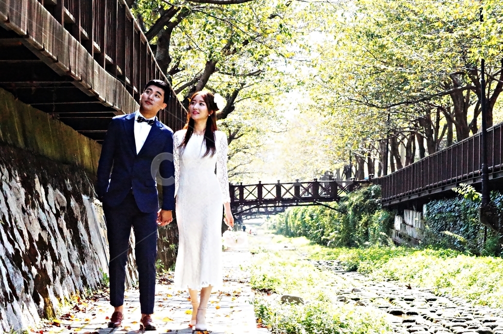 결혼,커플,야외,웨딩,사랑,사람,인물,인간,human,person,연인,커플,사랑,lover,couple,결혼,혼례,웨딩,wedding,marriage,marry,기념일,축하,anniversary,congratulation,celebrate,celebration,연출,컨셉,콘셉,direction,concept
