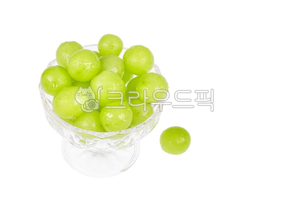 shine muscat,shine muscat,ice cream ball,dessert ball,transparent,clean,waterdrop,fresh,seedless,light green,green,oval,grape,green grape,grape,delicious,dessert,fruit,grapegenus,plant,nature,fingerfood,bowl,glass,glasscup,cup,vitisvinifera,shine muscat,v