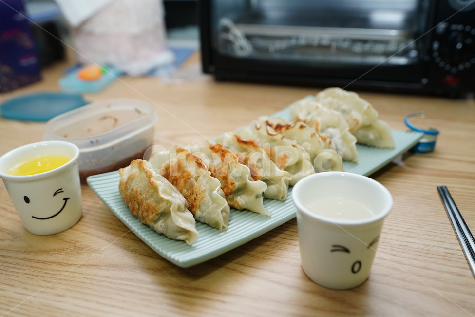 음식,만두,군만두,접시,먹거리,푸드,간식,술안주,안줏거리,식탁,food,먹방,플레이팅,요리,음식,식재료,요리,food,cook,meal,dishes,food reserves,디저트,간식,후식,dessert,snack