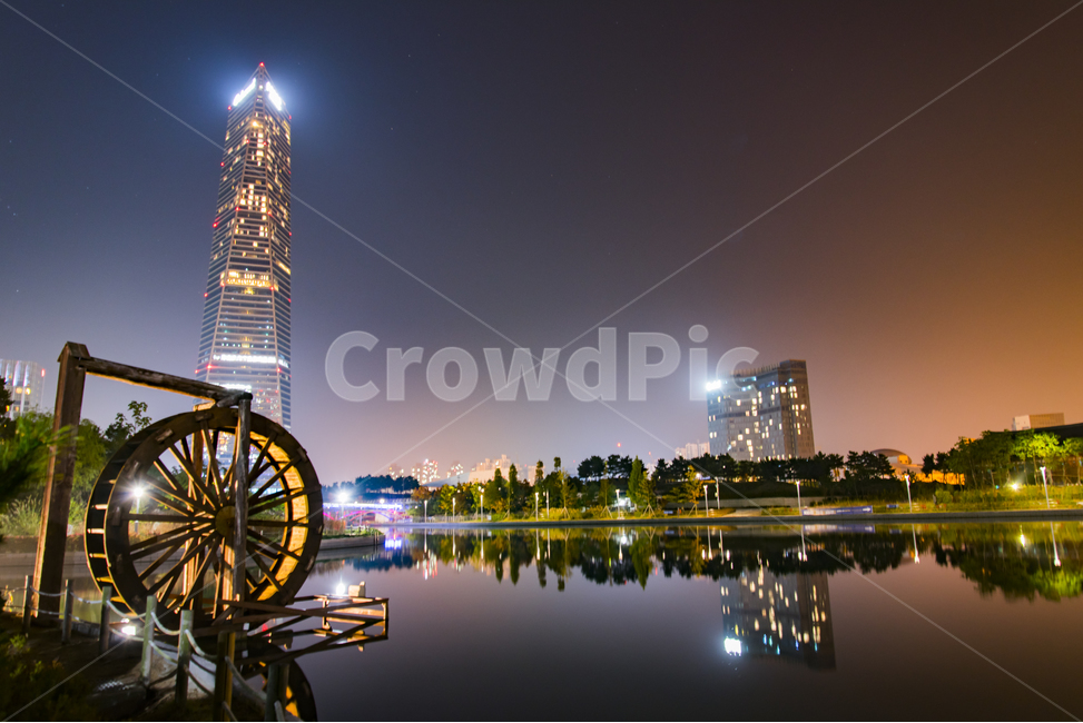 저녁풍경,풍경,야경,도시,반영,야경,밤,풍경,nightscape,night,landscape,도시,city,한국도시풍경,한국도시경관,korea cityscape,steeple,뾰족한 탑,spire,첨탑,building,건물,architecture,건축물,tower,탑