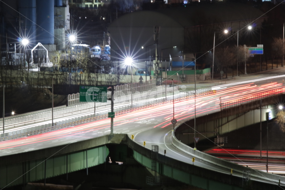 도심,야경,장노출,궤적,진입로,다리,야경,밤,풍경,nightscape,night,landscape,road,도로,freeway,고속 도로