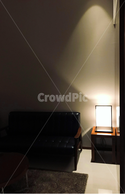 조명,협탁,거실,쇼파,인테리어,러그,불빛,아늑,인테리어,실내디자인,interior design