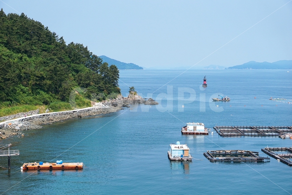 여행,travel,여행사진,국내여행,혼자여행,사진,배경사진,배경,이쁜사진,색감,색감좋은사진,풍경,풍경사진,통영,통영여행,만지도,섬,섬여행,어촌,어촌마을,섬마을,양식장,자연,풍경,nature,landscape,한국자연풍경,한국자연경관,korea nature landscape,산업,industry,industrial,어업,fishery,fishing industry,land,땅,outdoors,옥외,transportation,교통,watercraft,선박,vehicle,차량,water,물,sea,바다,ocean,대양