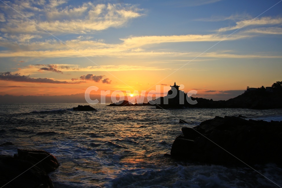 ocean,대양,water,물,sea,바다,nature,자연,promontory,곶,dawn,새벽,redsky,붉은하늘,sky,하늘,outdoors,옥외,sunlight,햇빛,light,빛,flare,플레어,부산,기장,오랑대,오랑대공원,오랑대아침,오랑대일출,여명,일출