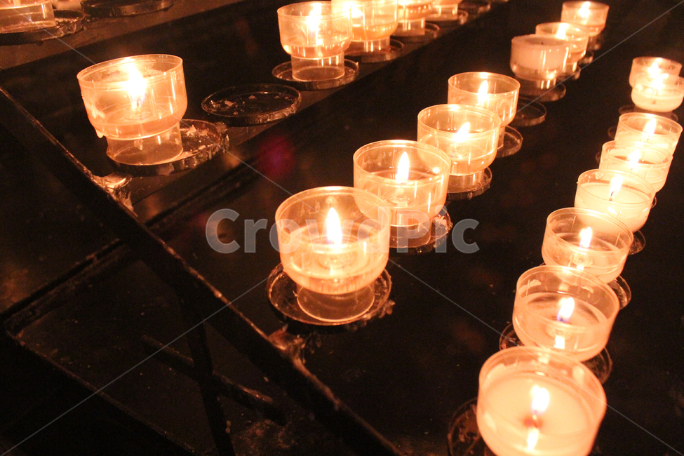 촛불,카톨릭성당,성당,카톨릭,불,초,candlelight,candleflame,catholicism,europe,italy,종교,신앙,religion,belief,faith