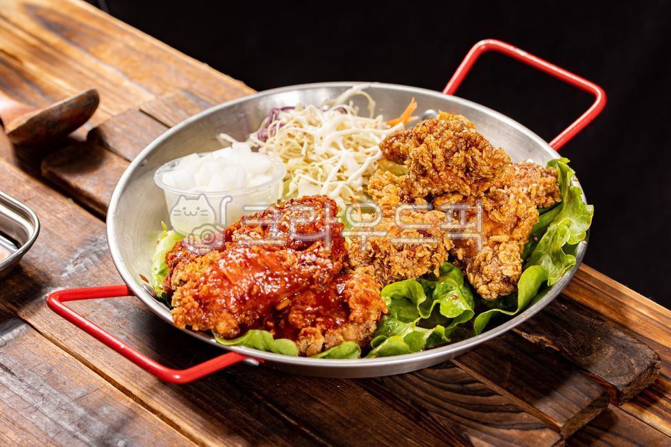 치킨,한국치킨,프라이드치킨,양념치킨,간장치킨,치킨맛집,치킨요리,한국음식,한국안주,인기치킨,한국맛집,한국전통음식,술안주,치킨파티,맛있는치킨,홈파티요리,치맥,한국술안주,프리미엄치킨,치킨구이,koreanfriedchicken,koreanchicken,friedchicken,crispychicken,koreanfood,チキン,韓国チキン,韓国料理,フライドチキン,韓国おつまみ,炸鸡,韩国炸鸡,韩国美食,香脆炸鸡,韩国料理