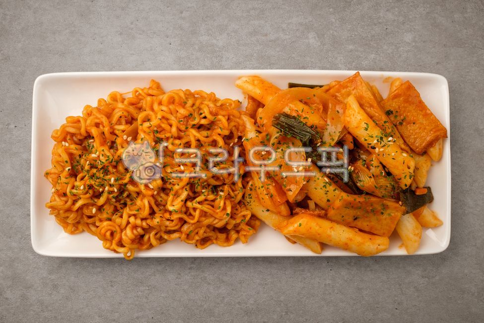 떡볶이,라면,한국음식,한국문화,야채,채소,떡,음식,식사,식품,식료품,요리,재료,식재료,음식재료,매운,달콤한,양념,소스