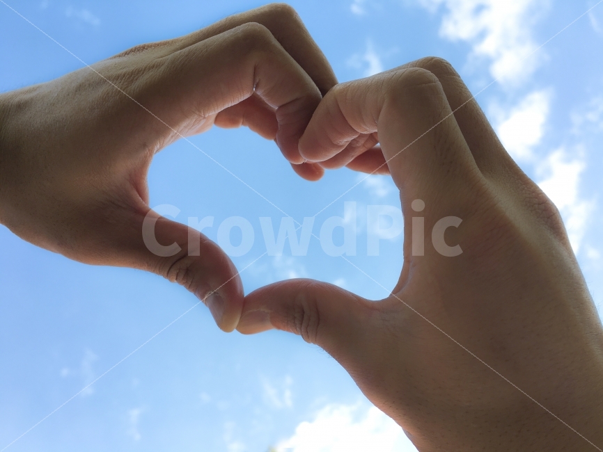 연인,사랑,하트,LOVE,손하트,하늘,가을하늘,바람,계절,손,하트만들기,사람,인물,인간,human,person,신체일부,몸,body,연인,커플,사랑,lover,couple,감정표현,기분,feeling,emotion