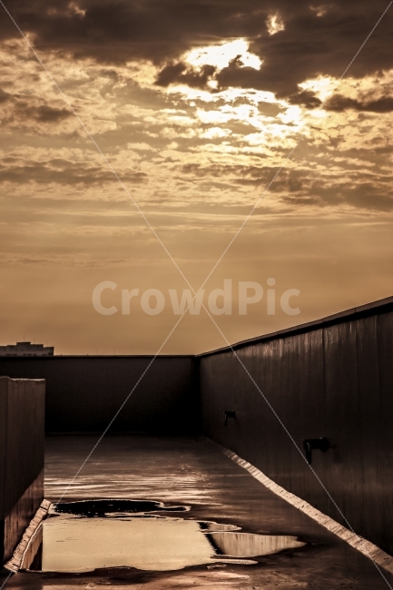 옥상,햇살,노을,빗물,흐림,도시,풍경,city,landscape,banister,난간,handrail