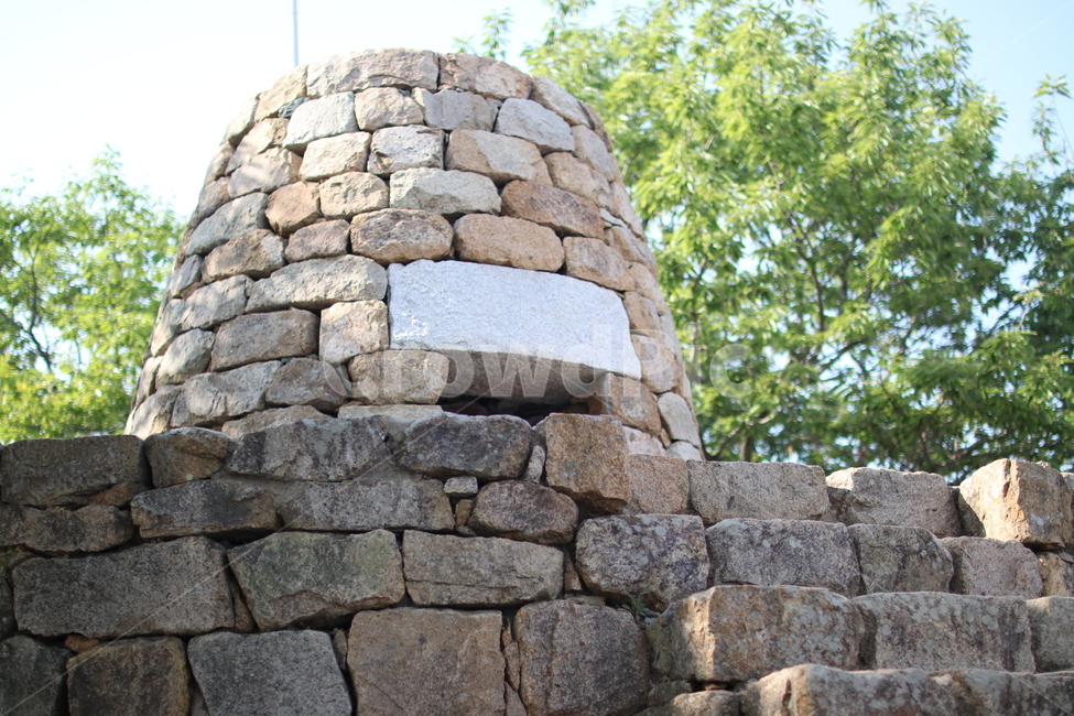 봉수대,만장대,산봉수대,성곽,성벽,성,대한민국,한국,경관,풍경,전경,도시,도심,부도심,자연,돌성,돌,돌멩이,나무,돌담,성채,성새,잣,성낭