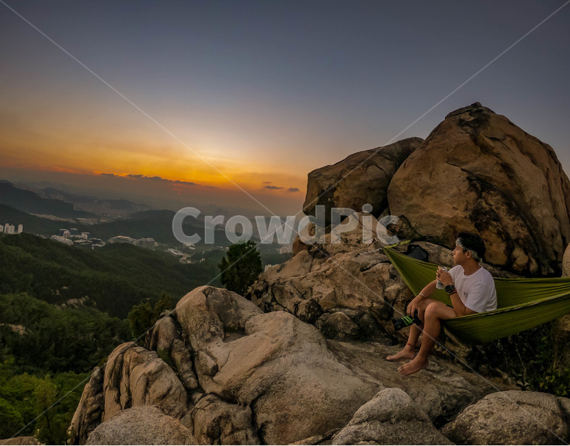 sunsat,trekking,노을,등산,야경,서울,하늘,산,아웃도어,자연,풍경,nature,landscape,사람,인물,인간,human,person,남성,남자,man,male,휴식,힐링,rest,relaxation,healing,leisure activities,레저 활동,adventure,모험