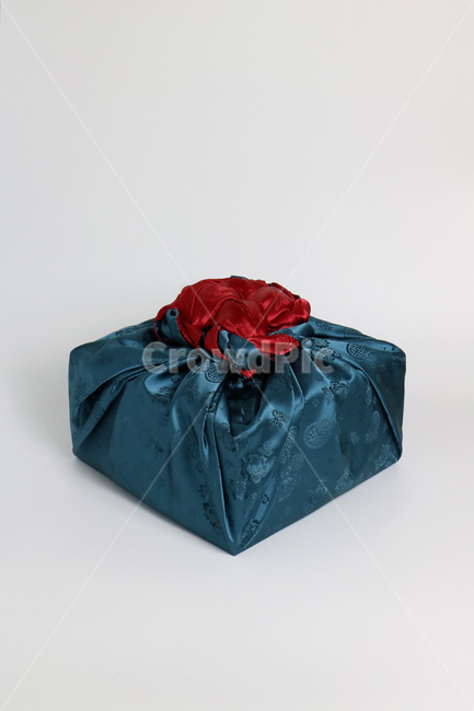 명절,새해,설,설날,추석,한가위,페브릭,보자기,선물,선물상자,선물포장,소품,데코,이벤트,기념일,감사,리본,vip,백그라운드,팝업,한국전통,한국문화,korean traditional,korean culture,기념일,축하,anniversary,congratulation,celebrate,celebration,사물,물건,오브젝트,thing,object,matter,누끼,remove background