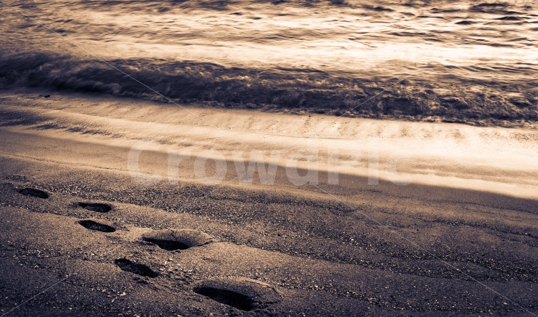 발자국,바다,흑백,파도,느낌,자연,풍경,nature,landscape,해변,바다,beach,sea,감성,sensible,feeling,흑백,모노톤,monochrome,black and white,gravel,자갈,dirt road,흙길,road,도로